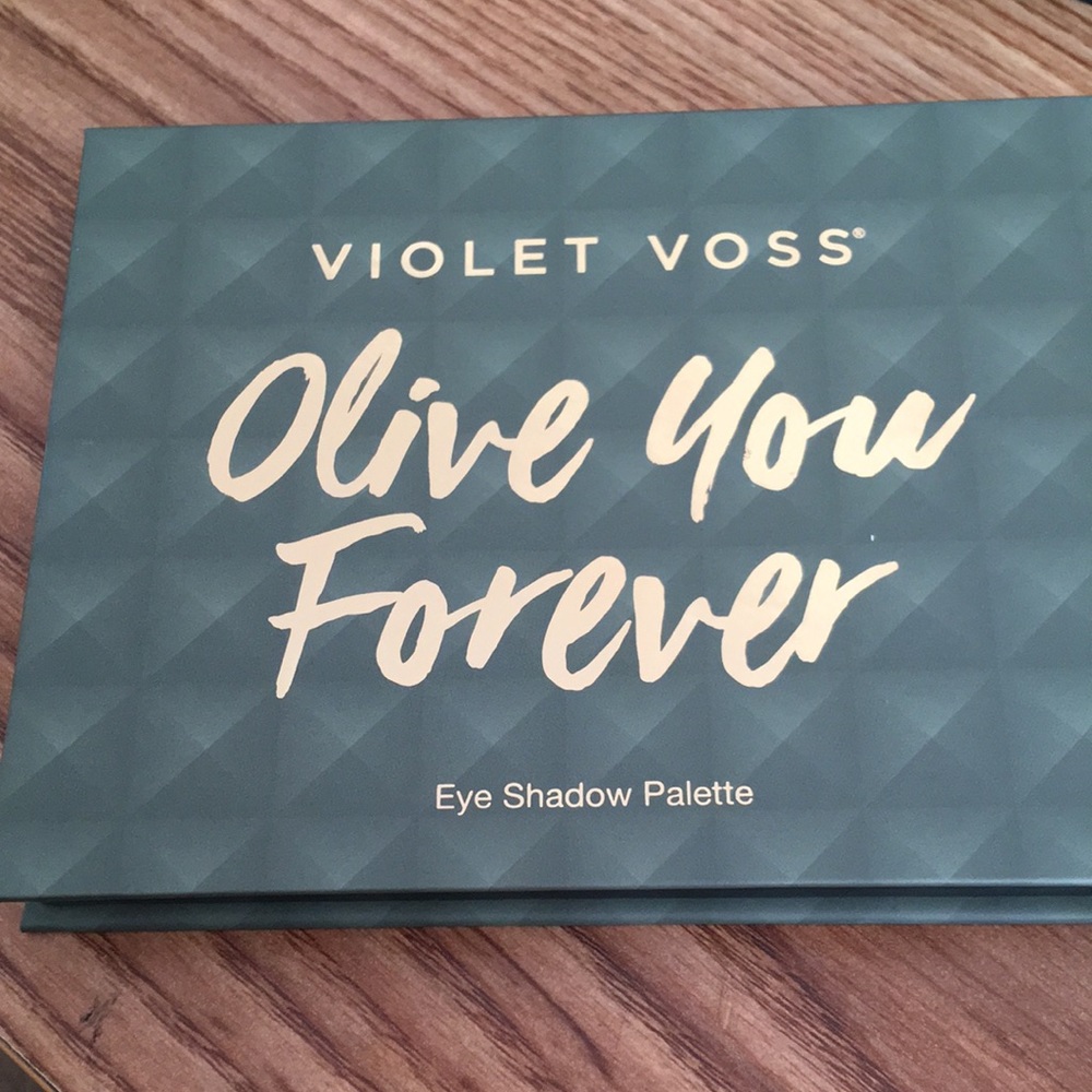 New voilet Voss olive you forever eyeshadowpalette
